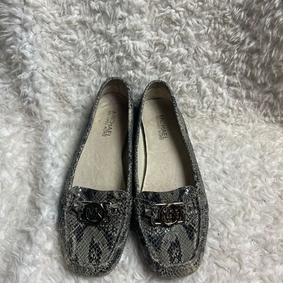 Michael Kors leather snake skin print shades of gray slip on flats Size 7.5M - Picture 2 of 9